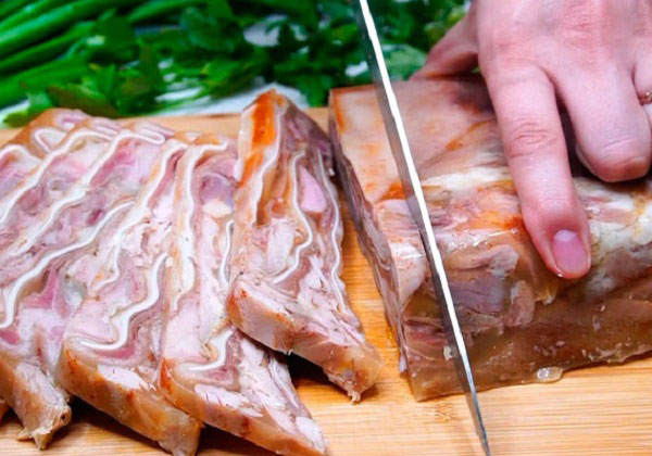 БУКВАЛЬНО ЗА КОПЕЙКИ, ПОЛУЧАЕМ 1,5 КГ МЯСНОЙ НАРЕЗКИ — ВЕТЧИНА ОТДЫХАЕТ! НИКТО НЕ ВЕРИТ, ЧТО ГОТОВИТСЯ ТАК ПРОСТО!
