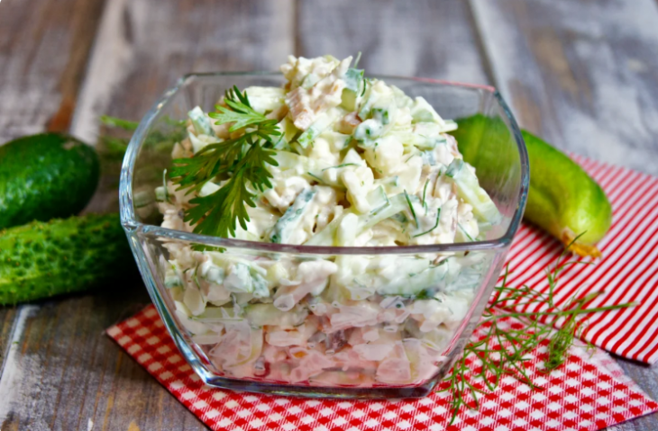 Попробовала в ресторане салат и приготовила дома, он потрясающе вкусный.