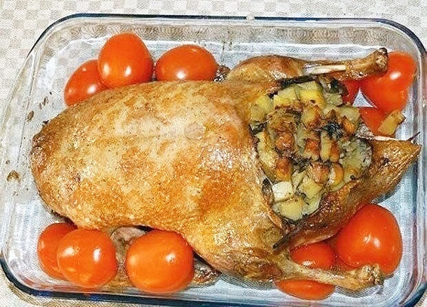 Праздничная фаршированная утка Праздничная фаршированная утка