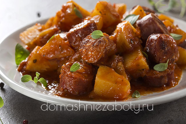 Рагу с картофелем и сосисками