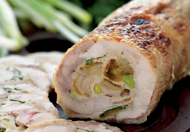 Самый вкусный и простой куриный рулет: 10 минут готовки и пальчики оближете!