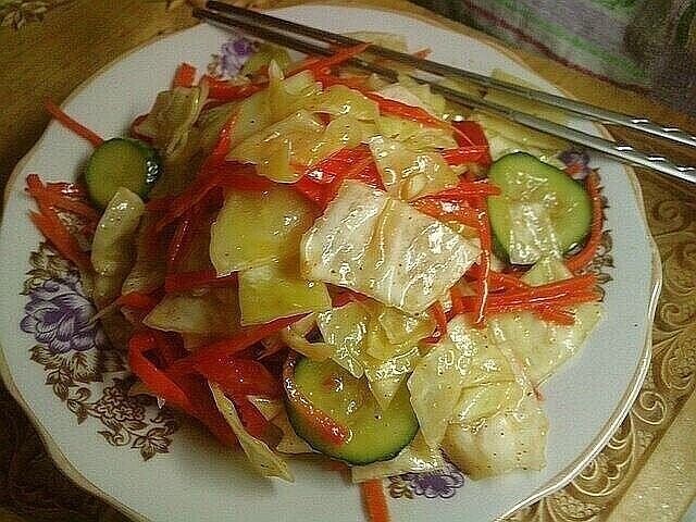 Салат из капусты и огурцов по-корейски