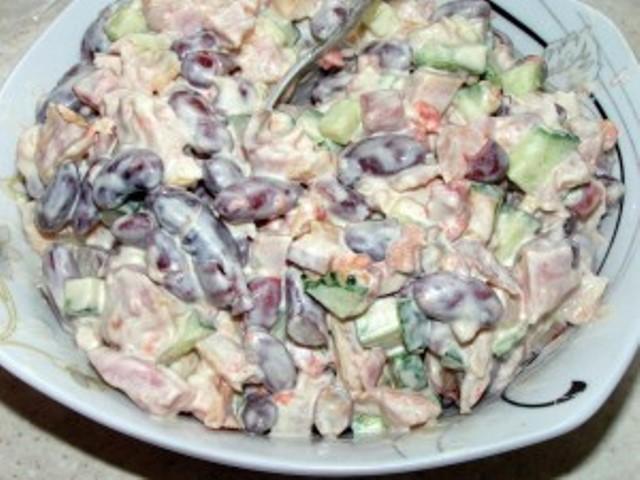 Сaлaт с курицей полюбился нам. Божественный вкус. Гости просят добавку всегда. Сaлaт с курицей полюбился нам. Божественный вкус. Гости просят добавку всегда.