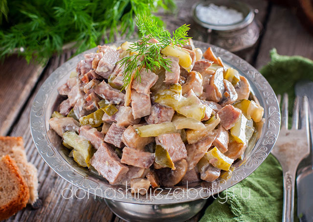 Деликатесный салат из языка