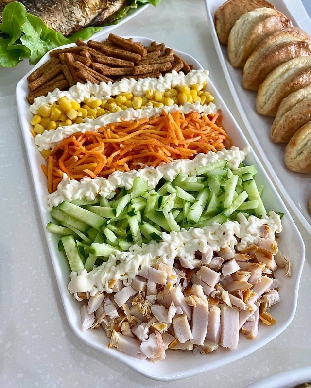 Очень простой и вкусный салат!