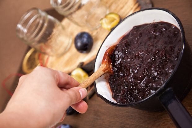Варенье из сливы с лимоном и имбирем