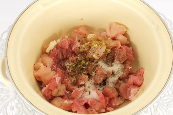 Ветчина рубленая из свинины и курицы