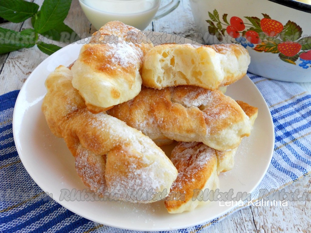Вкуснейшие пышные слойки из теста на кефире быстро и просто Вкуснейшие пышные слойки из теста на кефире быстро и просто