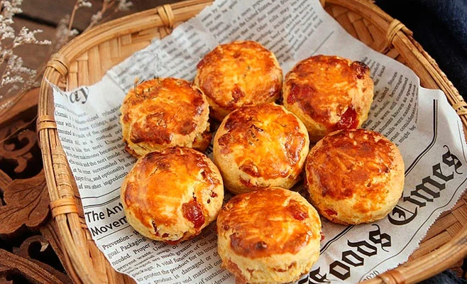 ВКУСНЫЕ БУЛОЧКИ С ИЗЮМОМ. ПОДАЮ С МОЛОКОМ — ДЕТЕЙ ЗА УШИ НЕ ОТТЯНЕШЬ ВКУСНЫЕ БУЛОЧКИ С ИЗЮМОМ. ПОДАЮ С МОЛОКОМ — ДЕТЕЙ ЗА УШИ НЕ ОТТЯНЕШЬ