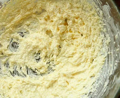 ВКУСНЫЕ БУЛОЧКИ С ИЗЮМОМ. ПОДАЮ С МОЛОКОМ — ДЕТЕЙ ЗА УШИ НЕ ОТТЯНЕШЬ