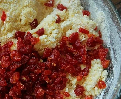 ВКУСНЫЕ БУЛОЧКИ С ИЗЮМОМ. ПОДАЮ С МОЛОКОМ — ДЕТЕЙ ЗА УШИ НЕ ОТТЯНЕШЬ